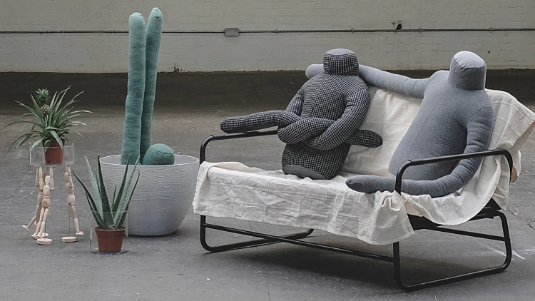 כריות "אנושיות", סטודיו Aseptic