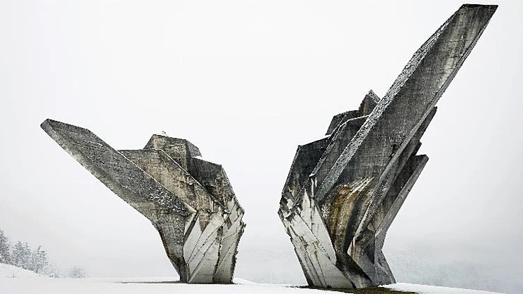 מונומנט לזכר הקרב בסוטג'סקה , צילום Valentin Jeck