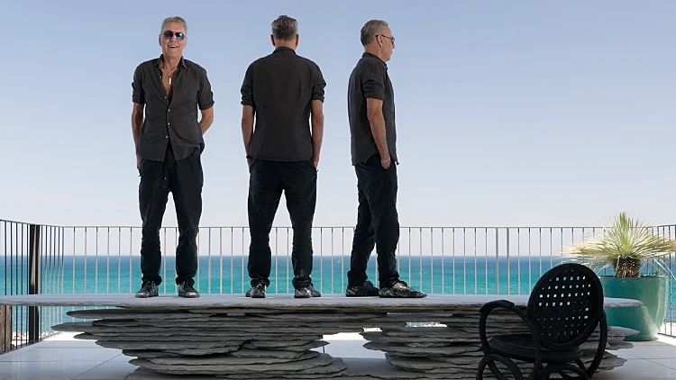 אילן פיבקו, על שולחן מקולקציית סטרטה שעיצב לטאלנט דיזיין