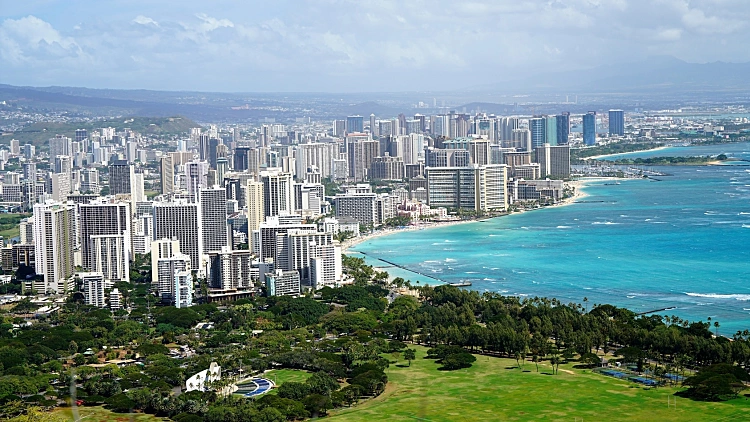 לא רק בתל-אביב יקר: כמה עולה לגור באזורים הנחשקים בארה"ב?