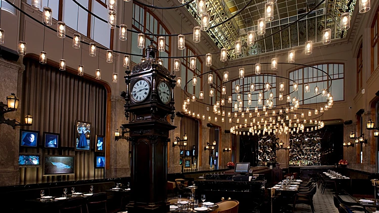 Duchess by Sivan Askayo