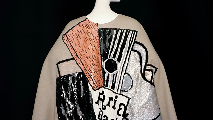 מעיל ערב, מחווה לג'ורג' בראק