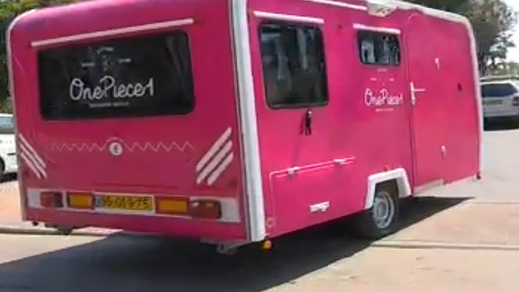 בגדי מעצבים עד הבית