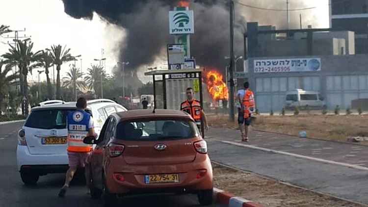 פגיעת רקטה בתחנת דלק באשדוד