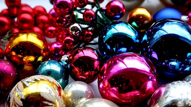 כדורי קישוט לעץ אשוח - לכבוד חג המולד (כריסמס)