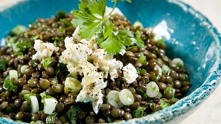 עדשים שחורות שהוכנו לכתבת עדשים של סוגת ע"י אורי שביט