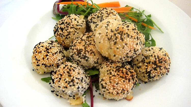 מאפה גבינה וזיתים