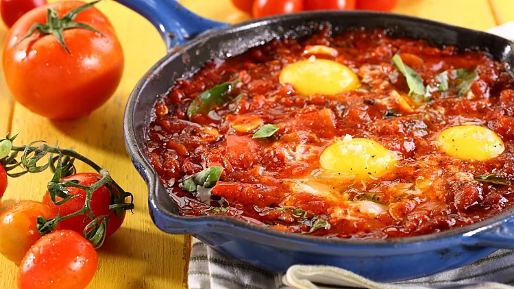 שקשוקה במחבת של מסעדת cafe cafe