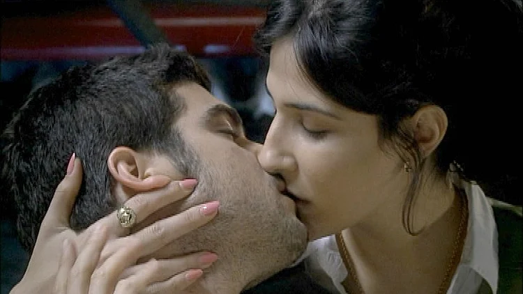 אושרי כהן , יוסי אלחריזי מתנשק עם שימרית