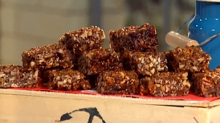 חטיפי גרנולה ושומשום