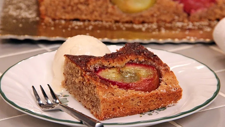 עוגת אפרסקים ונקטרינות