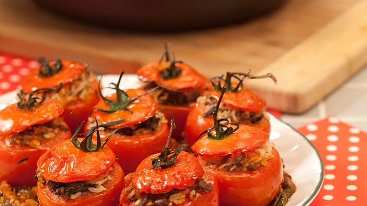 עגבניות ממולאות