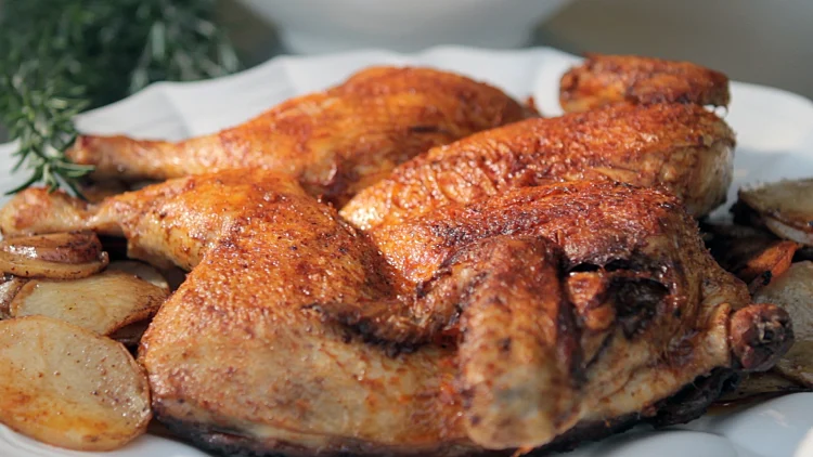 מתכון לעוף צלוי עם תפוחי אדמה