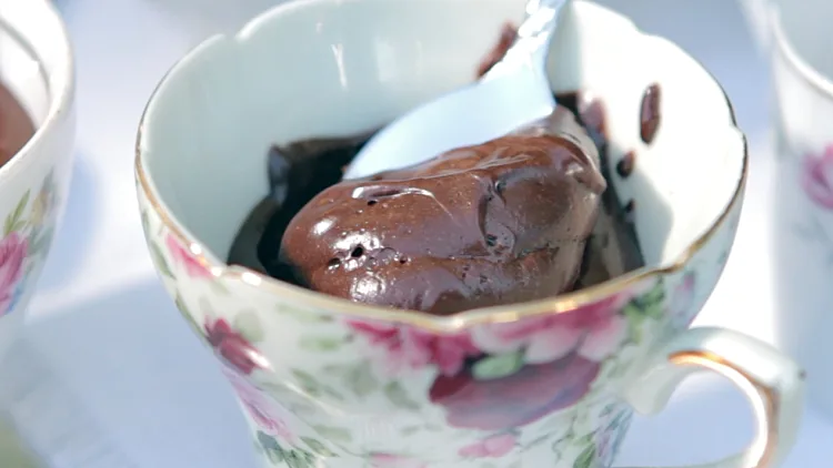 מוס השוקולד הקל ביקוםת של איילת הירשמן