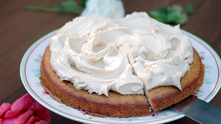 עוגת תפוחים עם קרם שקדים