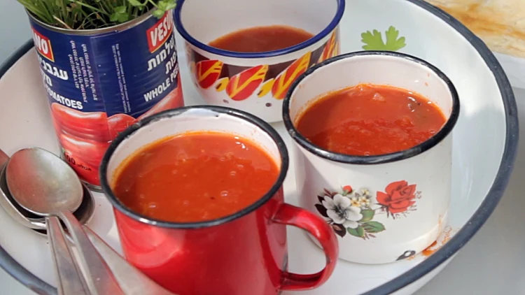 מרק עגבניות קל ומעולה של איילת הירשמן