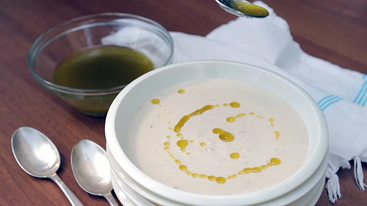 מרק קרם שורשים עם שמן בזיליקום של איילת הירשמן