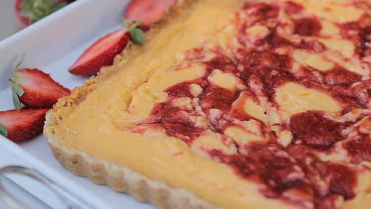 טארט לימון ותותים של איילת הירשמן