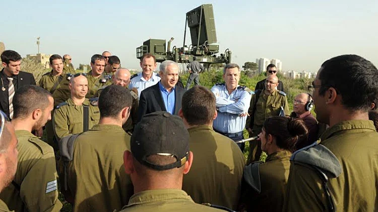 ראש הממשלה, בנימין נתניהו, מבקר בסוללת כיפת ברזל בדרום