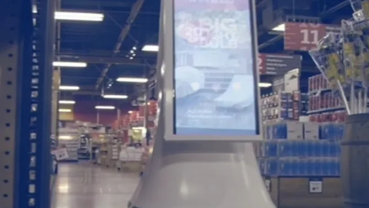 רובוט מוכר בחנות