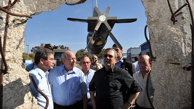 ביקור שר הביטחון, אהוד ברק, בתעשייה הצבאית ברמת השרון, מהיום, יום שלישי, 30.11.10