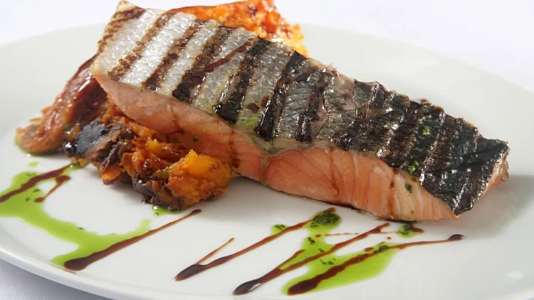 מתכון לסלמון בתנור עם בטטות