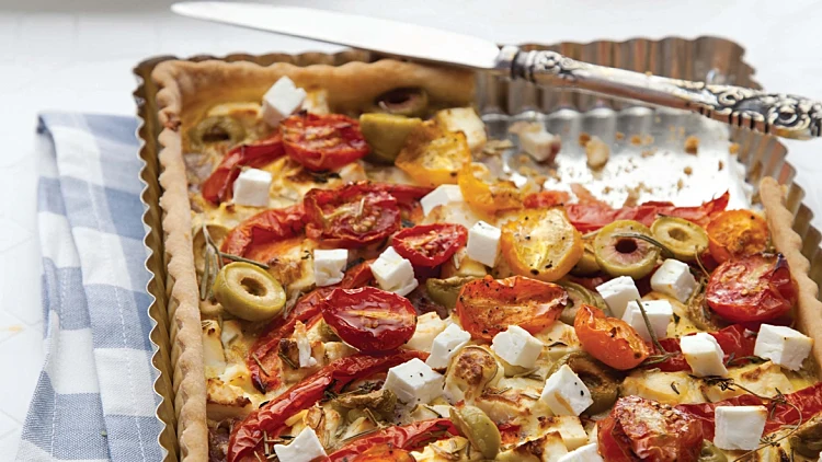 טארט עגבניות וזיתים עם פטה עיזים