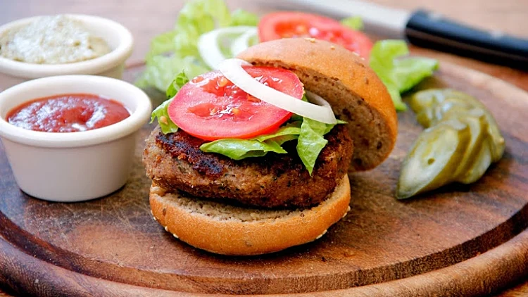 המבורגר פטריות וטמפה