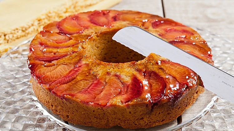 עוגה בחושה עם פירות