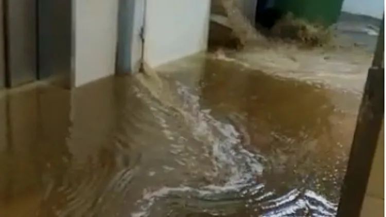 השיטפון ברמב"ם: מבצע החיטוי בחדרי הניתוח שזוהמו בעקבות ההצפה