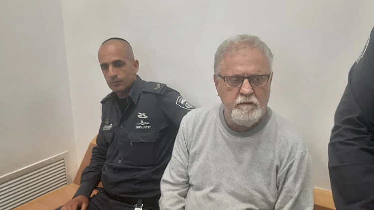 הרופא החשוד ברצח אשתו נשלח לבדיקה פסיכיאטרית; מעצרו הוארך