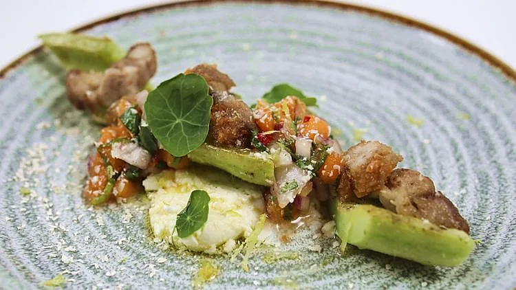 מתכון לפאקוס צלוי עם קראמבל שקדי טלה