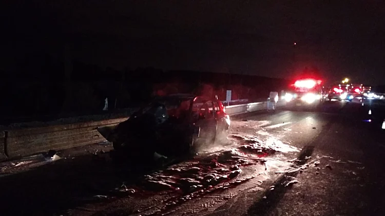 צעיר נהרג בתאונה בשרון; כשחולץ מרכבו התברר שהיה דקור בגופו