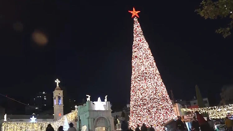 "יותר יפה מחו"ל": נצרת מקושטת ומוארת לקראת חג המולד