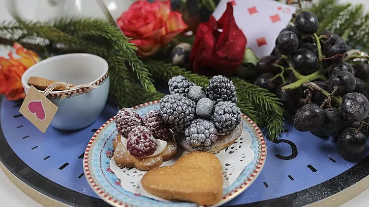 מתכון ליער משובץ בקינוחי ביס, שוקו ומיץ אבטיח של השף יוסי שטרית