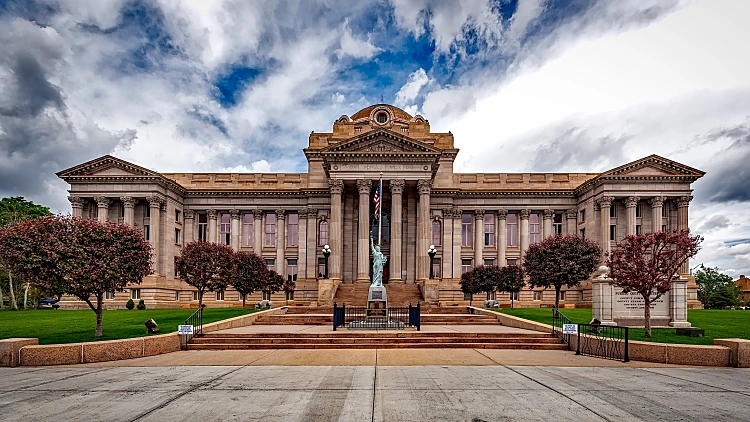 עורכי דין לטובת העולם | רשת 13