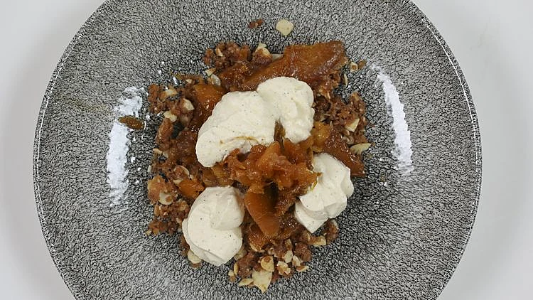 מתכון לדלעת מקורמלת בחמאה וקינמון, שטרויזל, מסקרפונה ושקדים של עידן פיינבורג (פנדה)