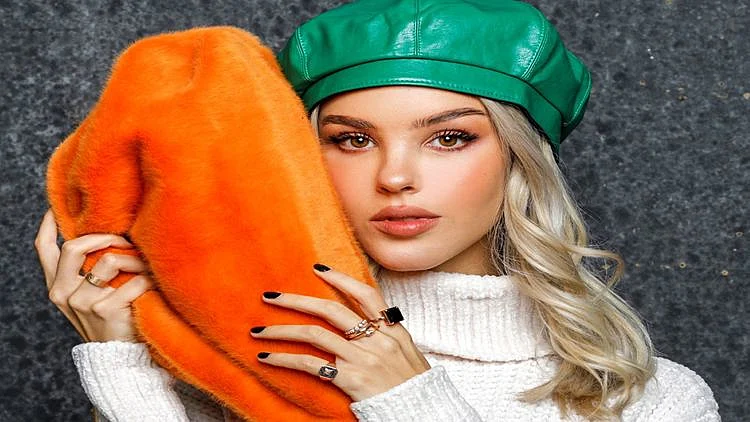 ממשיכה להוביל. קמפיינים. מריה דומרק