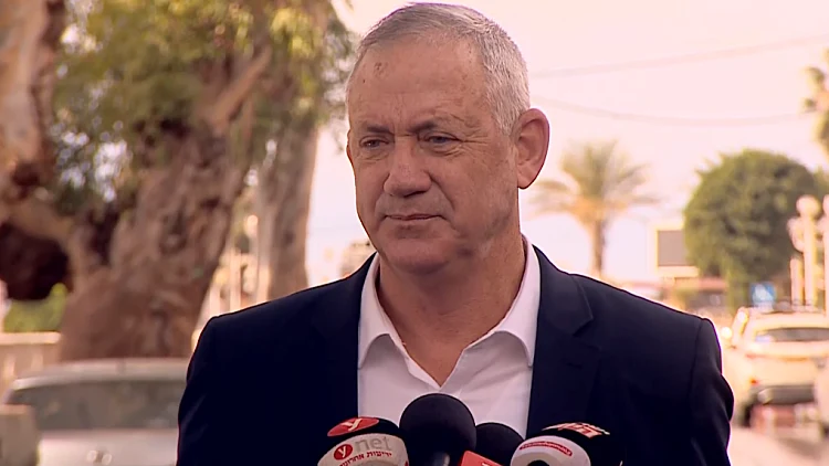 הכרזת גנץ על החלת ריבונות בבקעה - משרתת את נתניהו • פרשנות