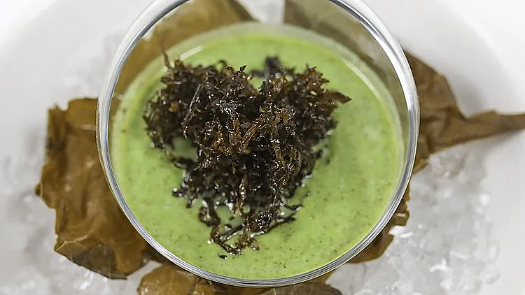 מתכון לגספצ'ו אפונה ועלי גפן של דניאל שליט