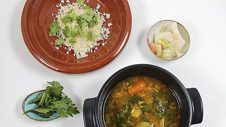 מתכון למרק עוף וקוסקוס של השף מושיק רוט