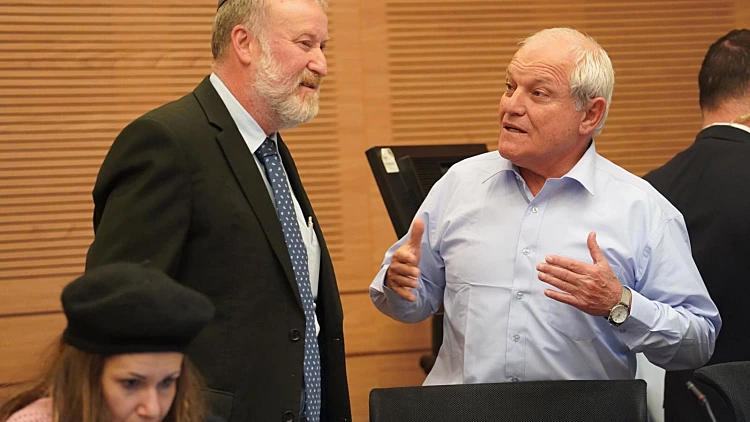 היועמ"ש לבג"ץ: יש לבטל החסינות שנתנה הכנסת לשר לשעבר חיים כץ