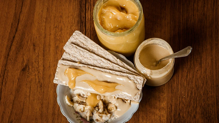 סלק, סויה, שוקולד ודבש: 4 שילובים מפתיעים ומעולים עם טחינה | רשת 13