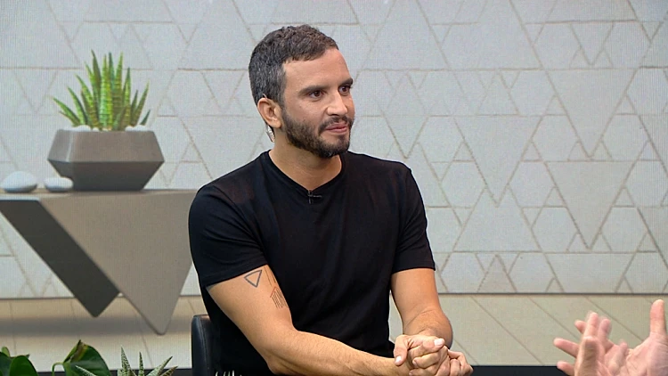 טרנדים, עונה 1, פרק 16