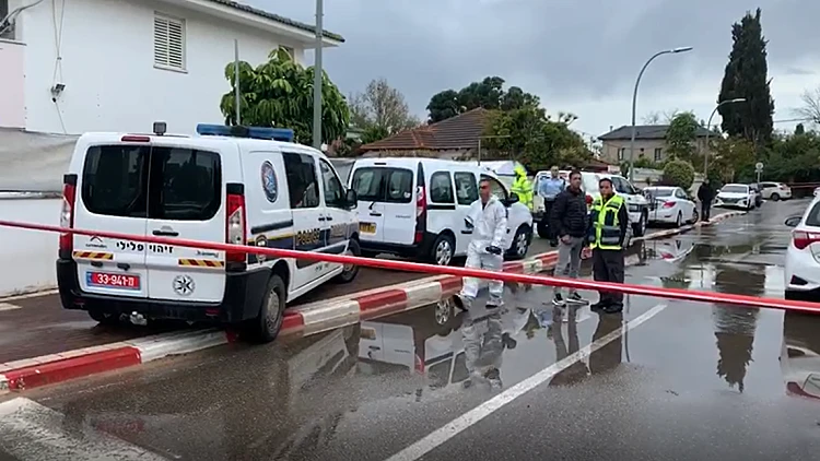 האב מהוד השרון שחשוד ברצח בתו שוחרר מביה"ח והועבר לחקירה