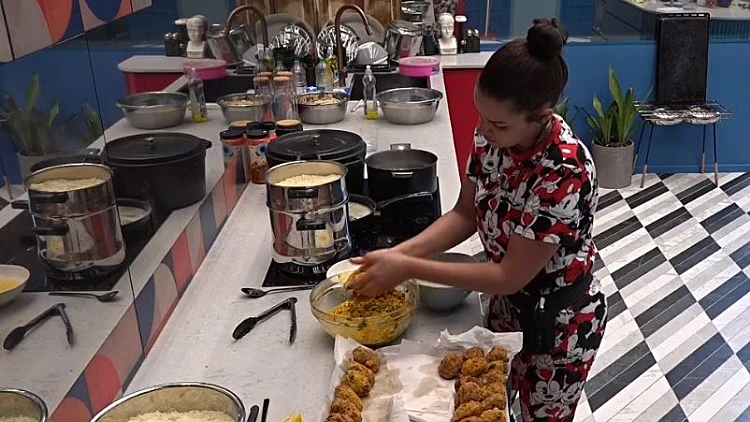 אודליה במטבח מבשלת