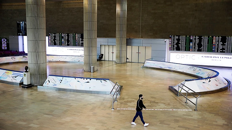 השרה רגב: נפתח את השמיים לאזרחים כדי לאפשר הצבעה בבחירות