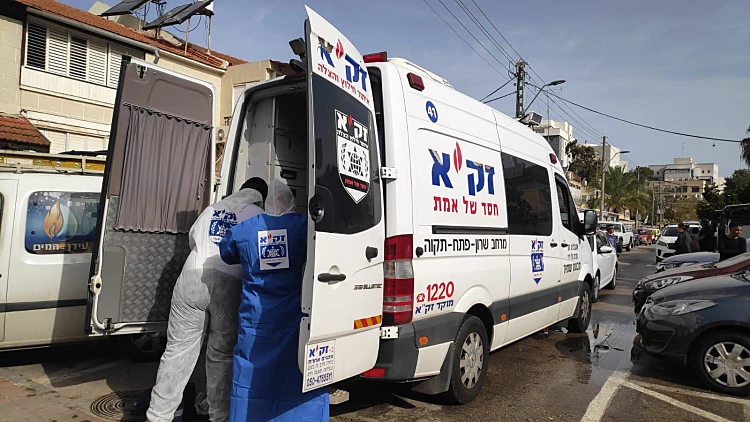 זירת השריפה בפתח תקווה
