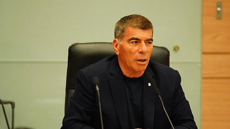 אשכנזי: "קורא לפלסטינים לגלות אחריות ולחזור לשולחן המו"מ"