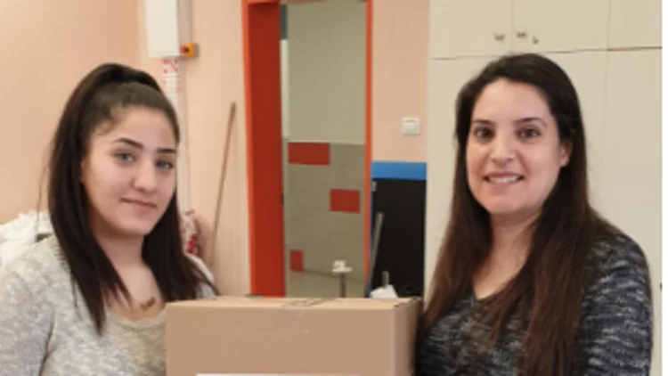 בשל הקורונה: חדר התפירה בבי"ס – הפך למפעל חיוני לייצור מסכות | חדשות 13